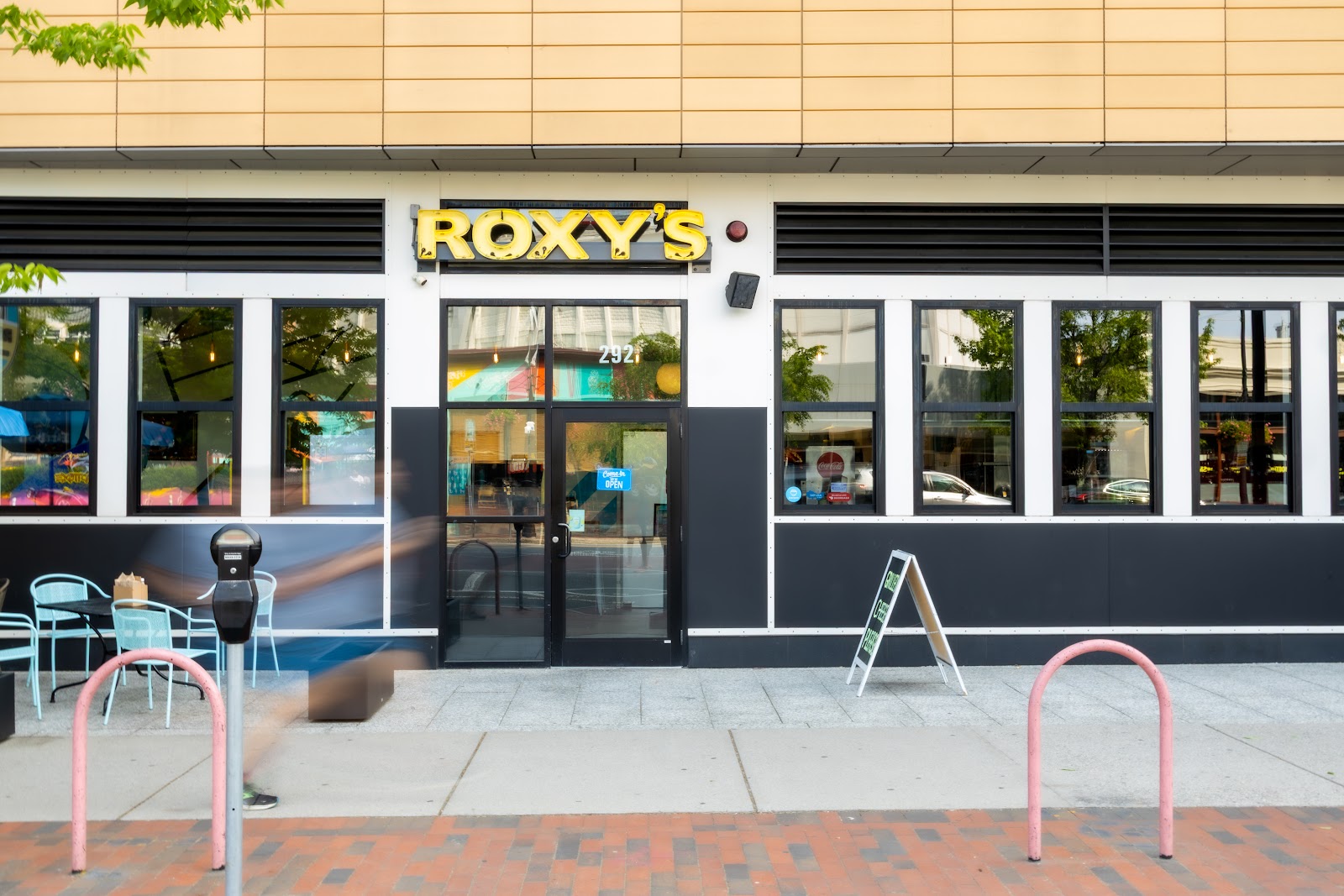 Roxy's Grilled Cheese & Burgers - Central Square, Cambridge