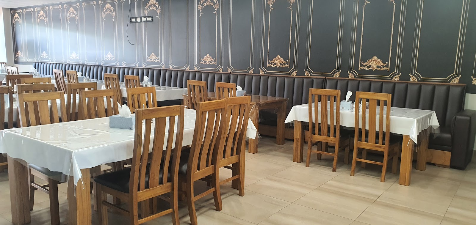 Shahkar Restaurant & Cafe